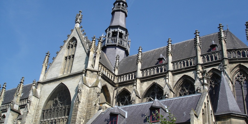 Voorzijde van Basiliek in Meerssen