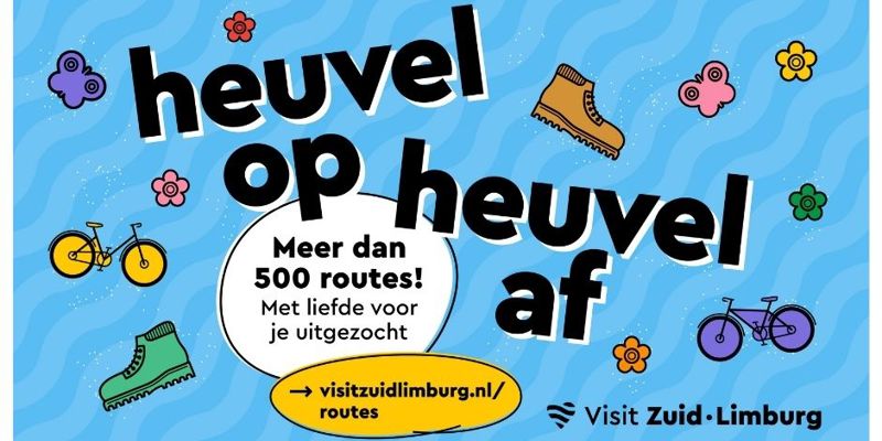 lichtblauwe flyer met tekeningetjes van wandelschoentjes en fietsjes en tekst 'heuvel op heuvel af'